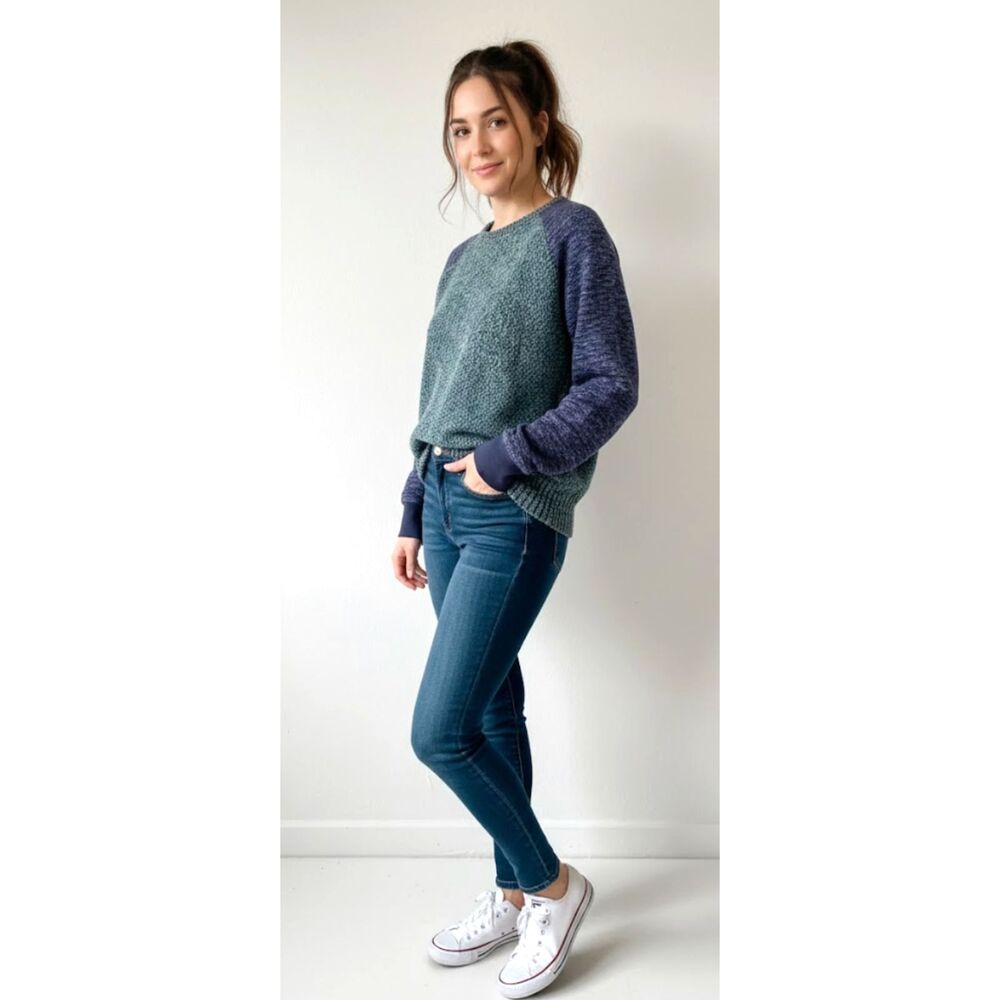 KoTo Urban Outfitters Two Tone Sweater in Size Small